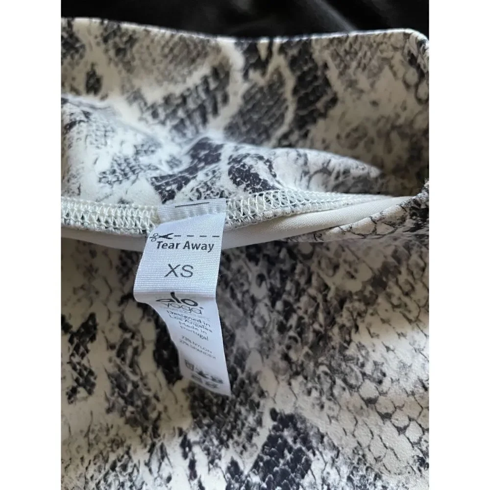 Alo Yoga  Y HIGH-WAIST SNAKESKIN VAPOR LEGGING - Size XS NWOT